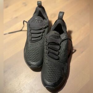 Nike woman Black Athletic Shoes 270 size 4.5Y